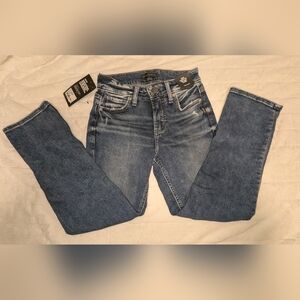 Women's Suki Curvy fit Mid-rise from Silver Jean Co.